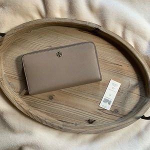Tory Burch Robinson Zip Continental Wallet